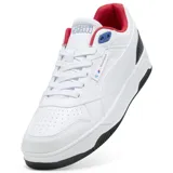 Championes Puma modelo BMW MMS RBD Drive, de diseño urbano inspirado en el automovilismo. Presentan una base blanca con detalles en rojo en el interior, azul en los ojales y talón, y un panel texturizado negro en la parte trasera. Incluyen el logo de BMW Motorsport en el lateral.