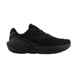 Championes de running New Balance 1080 V15, color negro, confeccionados con malla transpirable y mediasuela amortiguada.