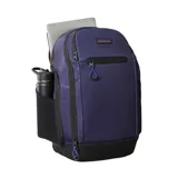 Mochila Rip Curl modelo F-Light Searcher 45L, color azul con base negra y patrón geométrico tipo ripstop. Cuenta con cierre frontal y bolsillo con cierre horizontal.