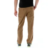 Pantalón cargo Columbia Silver Ridge Cargo 3 color marrón, de corte recto y tejido transpirable con tecnología Omni-Wick y protección solar Omni-Shade. Cuenta con múltiples bolsillos, incluyendo bolsillos laterales con solapa y cierre de velcro, y cintura parcialmente elástica.