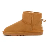 Botas cortas estilo pantubota de cuero gamuzado color camel, con diseño resistente al agua y suela plana.