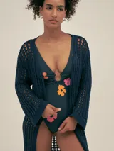 Cárdigan largo tejido con calados, color azul marino.