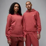 Hoodie de felpa color coral, con capucha, bolsillo frontal tipo canguro, mangas largas y logo Jumpman bordado en el pecho.