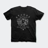 Remera negra con estampado de un personaje de manzana jardinera y texto "Stance Gardening Club".
