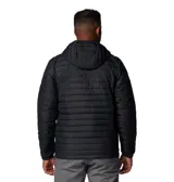 Campera Columbia modelo Silver Falls II con capucha, confeccionada en tejido resistente al agua con tecnología Omni-Shield. Presenta diseño acolchado con aislamiento térmico Thermarator de poliéster reciclado, cierre frontal completo, bolsillos laterales con cierre y puños elásticos.
