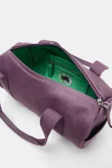 Bolso tipo mini bowling de la colección especial Fruit of the Loom x Zara, color lila, con doble asa de mano, cierre de cremallera y bolsillos exteriores en los laterales.