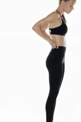 Leggings deportivas negras de tiro alto, confeccionadas con tejido funcional DryMove y SculptMove que realza el contorno y absorbe el sudor.