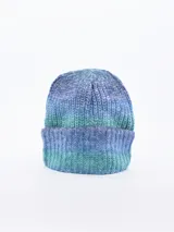 Gorro de lana tejido a punto, con degradé de colores azul, celeste y verde.