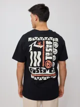 Remera de algodón verde claro con diseño oversize y estampado delantero pequeño en el pecho.