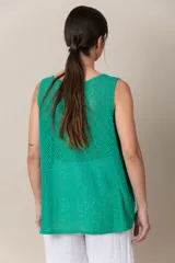 Musculosa verde esmeralda de lino y algodón, con frente de lino, espalda de encaje y zócalo de encaje.