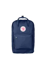Mochila Fjallraven Kånken 17" color azul marino, fabricada en tela Vinylon F resistente al agua. Tiene capacidad de 20 litros, correas ajustables para usar como mochila o bolso, asiento interior removible, logo reflectante y bolsillos laterales y frontales.