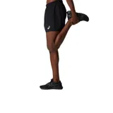 Short deportivo Asics de hombre, color negro, con logo reflectivo y cintura elástica con cordón ajustable. Incluye calzoncillo interior, bolsillo interno y aberturas laterales.