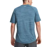 Remera Under Armour de hombre, modelo Tech 2.0. Confeccionada en tejido UA Tech™ ligero y transpirable.