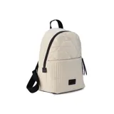Mochila negra de tela capitoneada con bolsillo frontal amplio y asas ajustables. Incluye compartimento especial para iPad.
