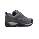 Championes de trekking Columbia Redmond V2 Waterproof, color gris con detalles en violeta. Capellada de cuero y malla, con membrana impermeable y transpirable Omni-Tech. Entresuela Techlite para amortiguación y suela Omni-Grip para tracción en diferentes superficies.