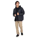 Campera puffer negra con capucha, cierre frontal con cremallera y logo de la marca en el pecho. Resistente al agua.