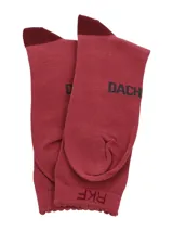 Medias de caña media color bordó con estampado de perro salchicha y detalle de borde superior festoneado.