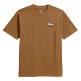 Remera de algodón color tostado con cuello redondo y manga corta. Presenta un pequeño estampado gráfico en el pecho que incluye un dibujo de un champión y el logo de la marca.