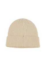 Gorro de invierno tejido en punto acanalado con vuelta en el borde.