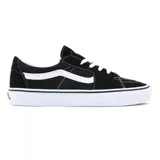 Zapatillas Vans Sk8-Low negras con detalles en blanco, de caña baja, fabricadas en ante y lona resistente, con puntera reforzada, cuello acolchado y suela waffle de goma.