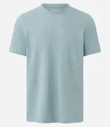 Remera color rosa claro, de corte recto y manga corta.