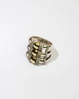 Anillo ancho de plata 925 con apliques de oro y circonias blancas.