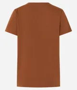 Remera básica de cuello redondo y manga corta, confeccionada en algodón peruano de alta calidad. Presenta un diseño liso y versátil, ideal para uso diario.