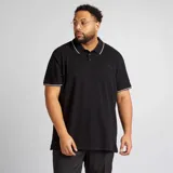 Remera polo negra de algodón con cuello y mangas con ribete blanco.