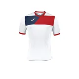Remera deportiva Joma Crew II blanca con detalles en azul marino y rojo en cuello, mangas y pecho. Logo de Joma bordado en el pecho.