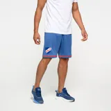 Short de fútbol Umbro del Club Nacional de Football, modelo Away 2. Diseño en color azul con detalles rojos en los bordes inferiores, escudo del club y logo de la marca.
