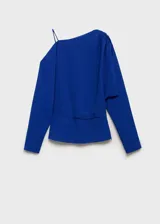 Blusa de manga larga en color azul eléctrico, con diseño asimétrico de un solo hombro con tirante fino y detalle fruncido en el hombro opuesto. Presenta un corte recto con ajuste en la cintura y cierre lateral.