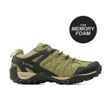 Championes de trekking Hi-Tec modelo Patsy, en combinación de colores tostado y negro. Presentan un diseño robusto con refuerzos laterales, suela con relieve para mayor tracción y cierre mediante cordones.