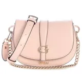 Cartera tipo bandolera Guess modelo Carrie, color rosa, con estructura firme y solapa frontal. Presenta el logo metálico de la marca en el centro, detalles en dorado y una combinación de correa de cuero sintético ajustable y cadena metálica.