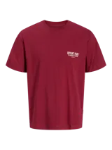 Remera de manga corta y cuello redondo, color rojo tibetano, con ajuste relajado. Presenta un estampado pequeño en el pecho con el texto "BRYANT PARK THE HEARTBEAT OF MIDTOWN".