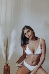 Soutien blanco de algodón orgánico con encaje.