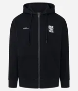 Saco negro con cierre de cremallera, capucha con cordón de ajuste, mangas largas y bolsillos. Estampa frontal con la frase "See you out there" en letras blancas.