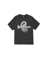 Remera de manga corta color negro, con cuello redondo y estampa frontal en blanco que representa una oreja atravesada por un tornillo.