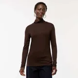 Camiseta de cuello alto y manga larga, confeccionada en tejido de viscosa, con ajuste al cuerpo.