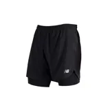 Short deportivo New Balance Accelerate Pacer 2-in-1, color negro, con calza interior y logo estampado en blanco.