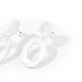 Aros colgantes de plata 925 con forma geométrica de óvalo y círculo.