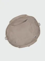 Cartera de mano tamaño pequeño Longchamp de la línea Le Roseau, color verde, de diseño estructurado con doble asa y cierre de botón a presión con pasador metálico tubular.