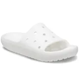 Sandalias Crocs modelo Classic, color negro, tipo chinela con tira ancha superior perforada para personalización con Jibbitz.