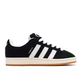 Championes Adidas Campus 00S de gamuza negra con las tres tiras blancas y suela color caramelo.