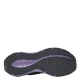 Championes de running Under Armour modelo W Ascend, color negro con detalles en violeta en la entresuela y logo. Confeccionados en malla transpirable con refuerzos sintéticos.