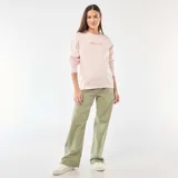 Buzo de lactancia de felpa color rosado, con cuello redondo y diseño cómodo. Estampado frontal con la palabra 'AMORE' con una margarita en lugar de la letra 'O'.