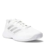 Championes de tenis Adidas Gamecourt 2.0 para mujer, en color blanco con detalles plateados. Presentan un diseño de malla transpirable, cierre con cordones y suela de goma diseñada para ofrecer estabilidad y tracción en la cancha.