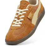 Championes Puma Palermo Vintage color caramelo con detalles en beige y suela marrón.