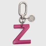 Llavero tipo charm con mosquetón metálico plateado, placa circular grabada con la marca Bubba y un aro circular de color fucsia.