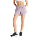 Short deportivo New Balance de dama, modelo 2-IN-1 SHORT 3" WS41225ICW, color lila.