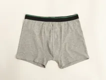 Boxer blanco de algodón con cintura elástica con logo de la marca.